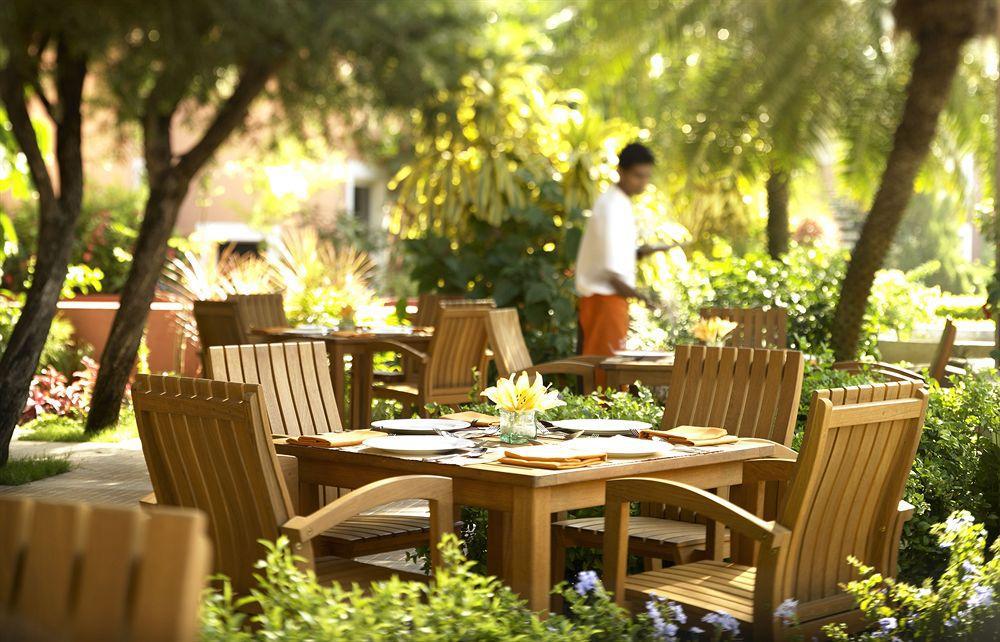Taj Cidade De Goa Heritage, Goa Santa Cruz Екстер'єр фото Outdoor dining at the Four Seasons Hotel