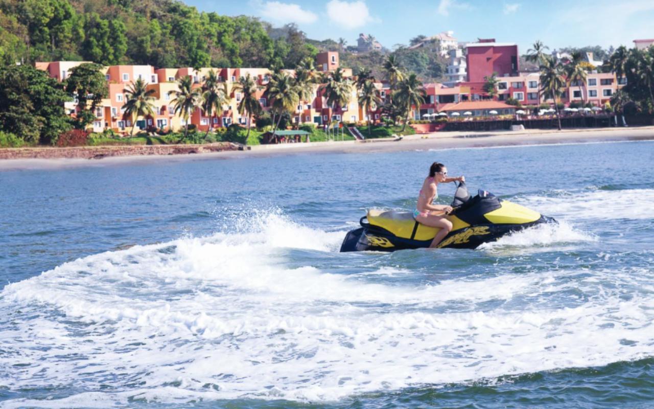 Taj Cidade De Goa Heritage, Goa Santa Cruz Екстер'єр фото Jet skiing in Goa